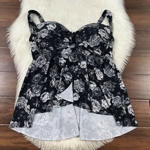 Torrid Size 2F Black Gray Floral Tankini Top Swim Suit Built In Bra Wireless